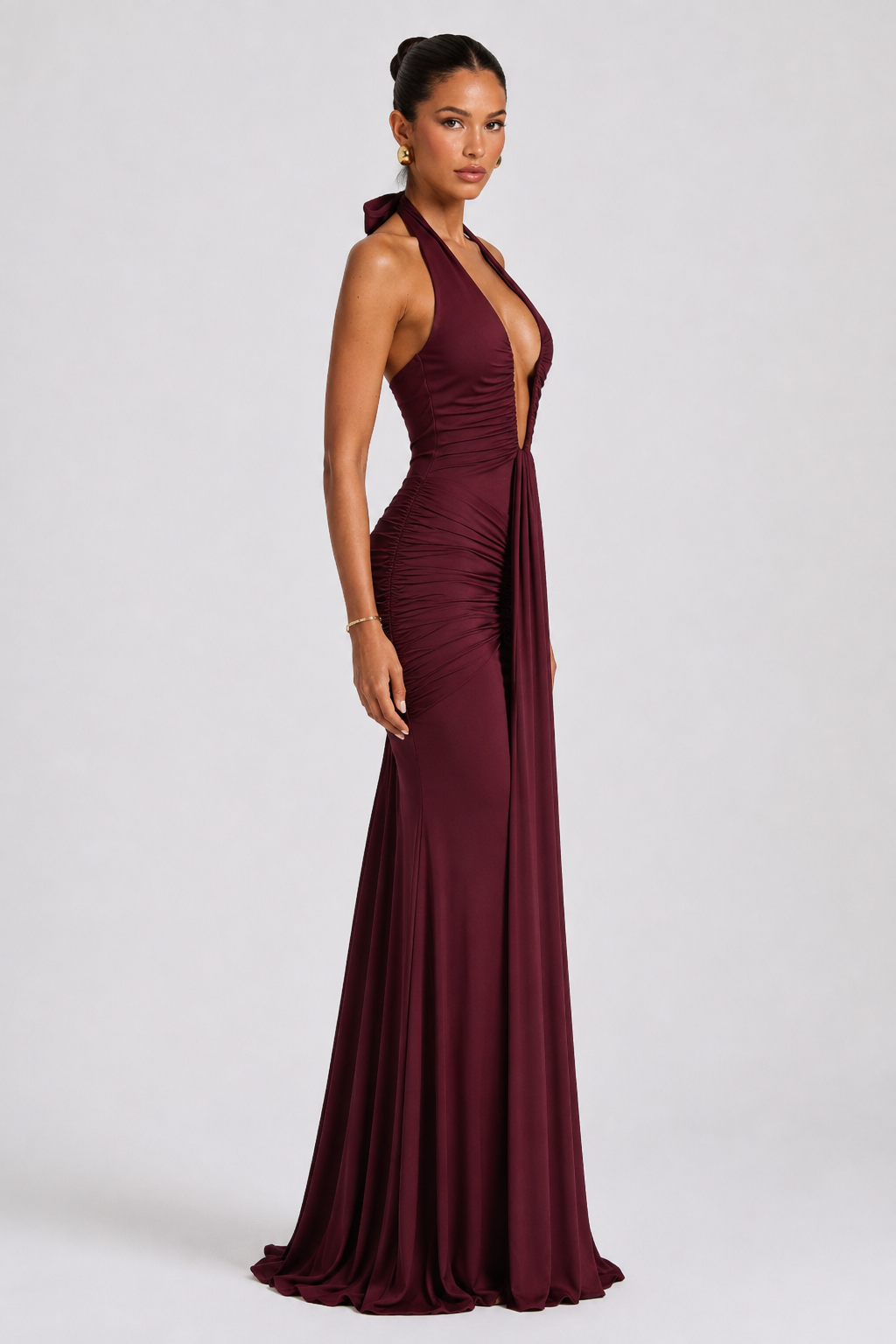 VESTIDO LARGO CON ESCOTE HALTER ROJO CEREZA