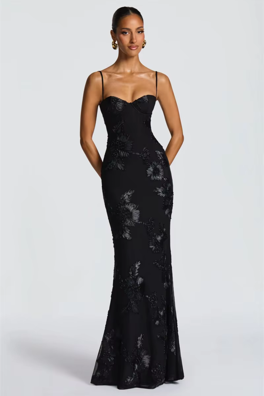 Vestido largo estilo corsé en negro
