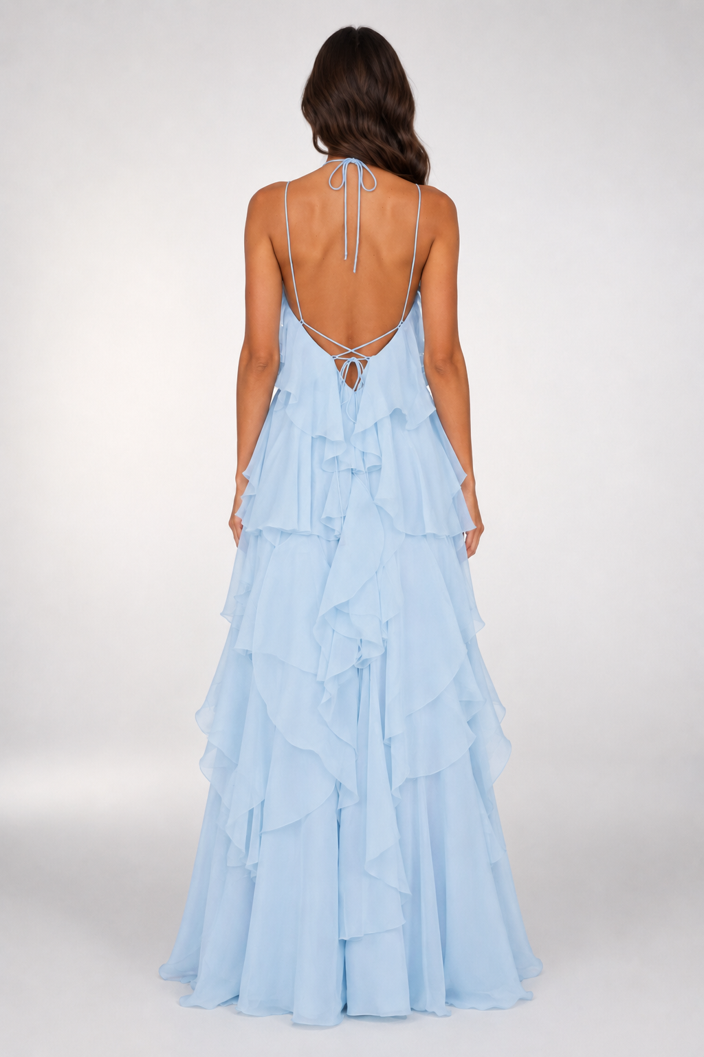 VESTIDO LARGO AZUL CLARO CON CUELLO HALTER Y VOLANTES