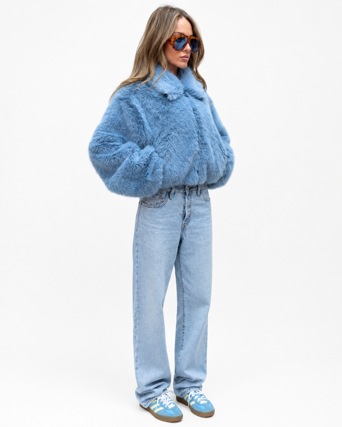 CHAQUETA DE PELO SINTETICO AZUL HIELO