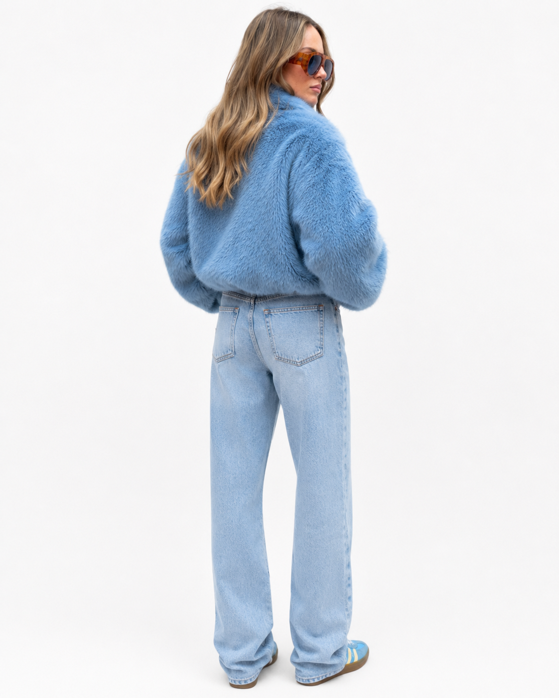 CHAQUETA DE PELO SINTETICO AZUL HIELO