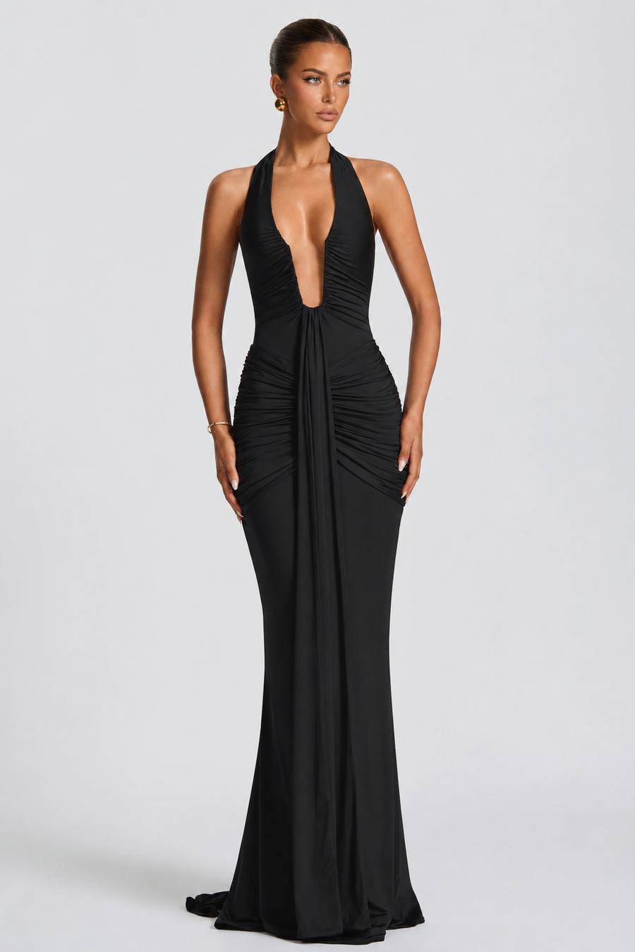 VESTIDO LARGO NEGRO CON ESCOTE HALTER