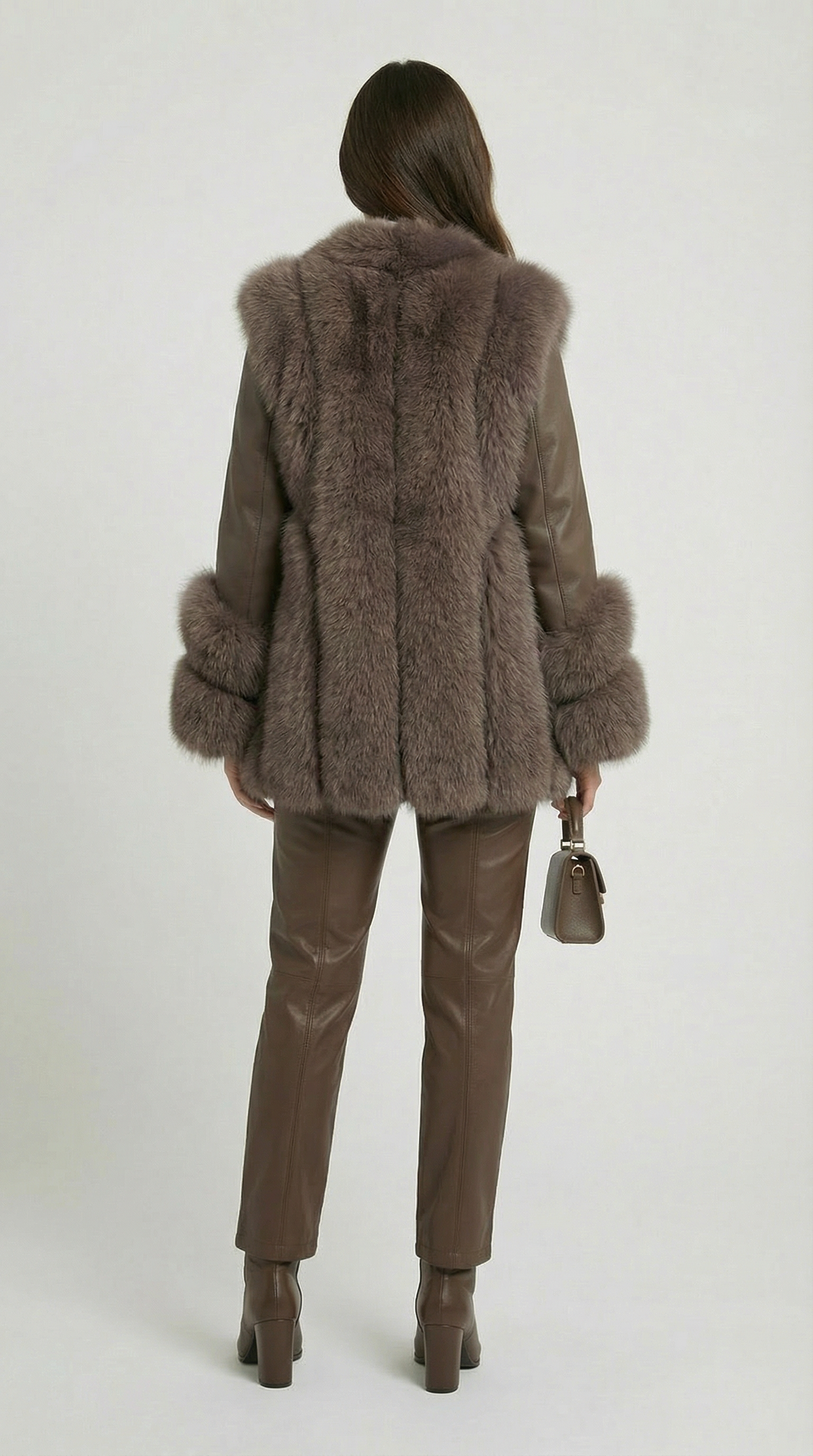 CHAQUETA LARGA DE PELO CON PUÑOS