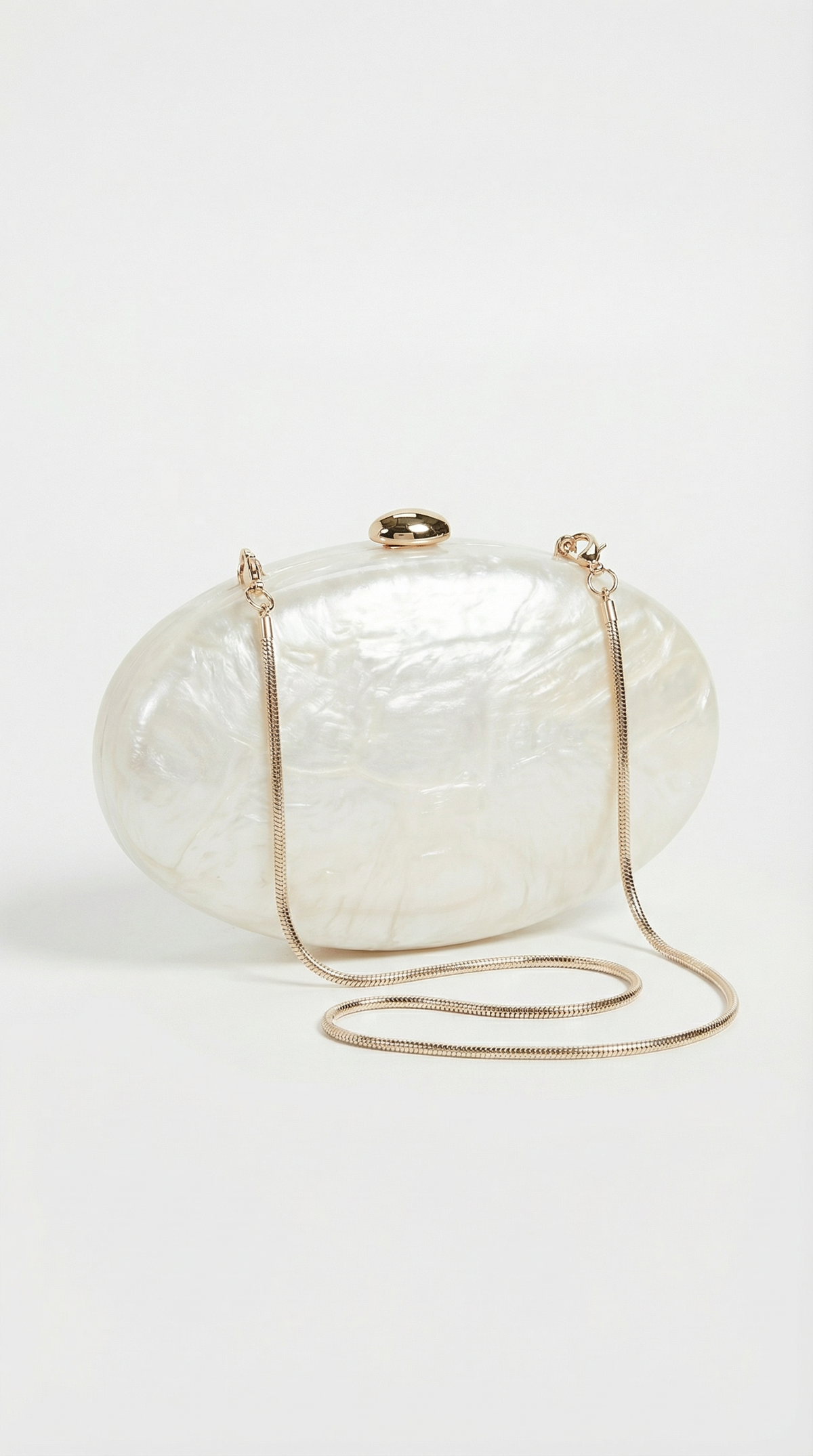 CLUTCH NACARADO CON CADENA DORADA