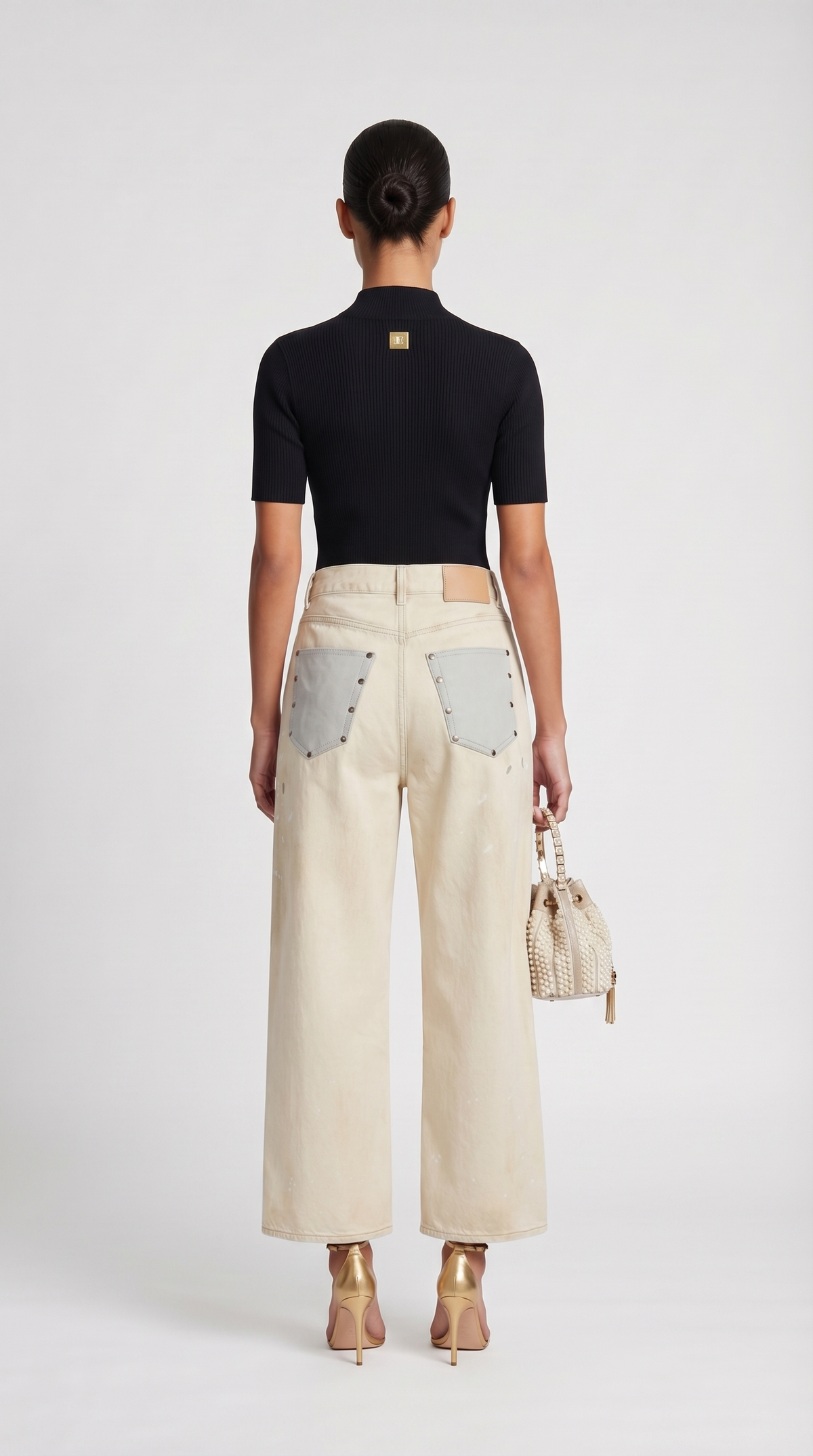 TOP DE PUNTO CANALE CON DETALLE METALICO NEGRO
