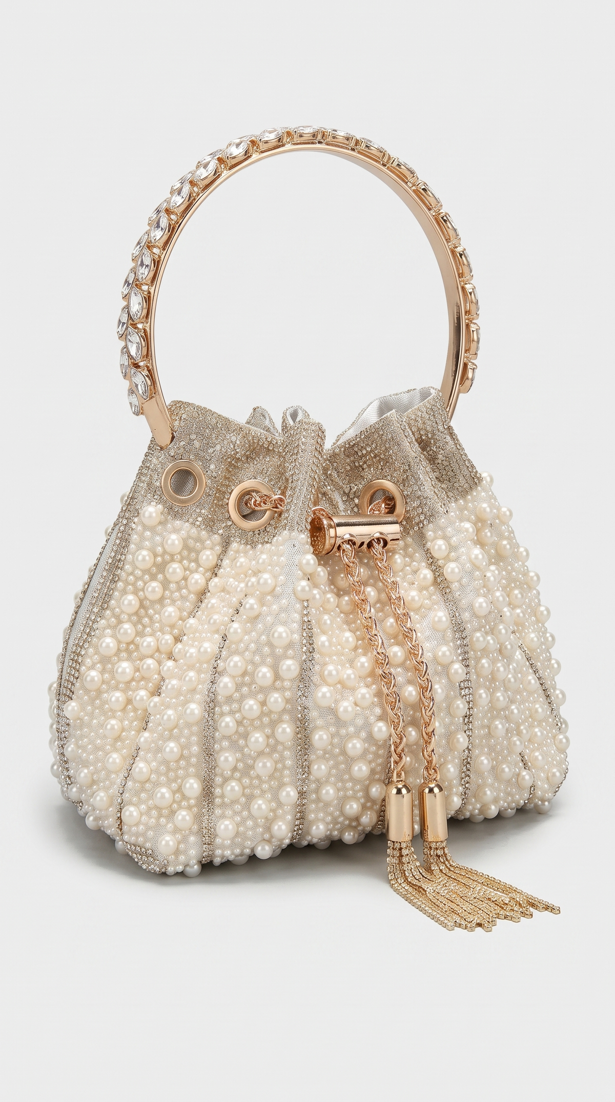 BOLSO BUCKET CON PERLAS Y CRISTALES BEIGE
