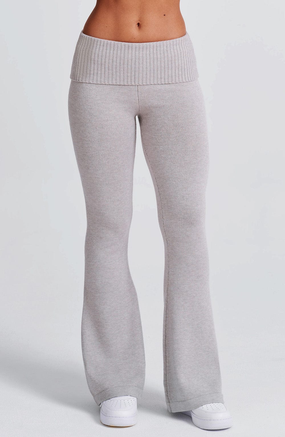 PANTALON DE PUNTO GRIS CLARO