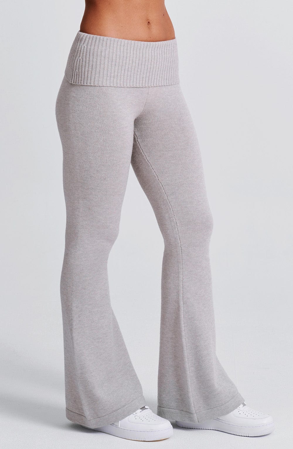 PANTALON DE PUNTO GRIS CLARO