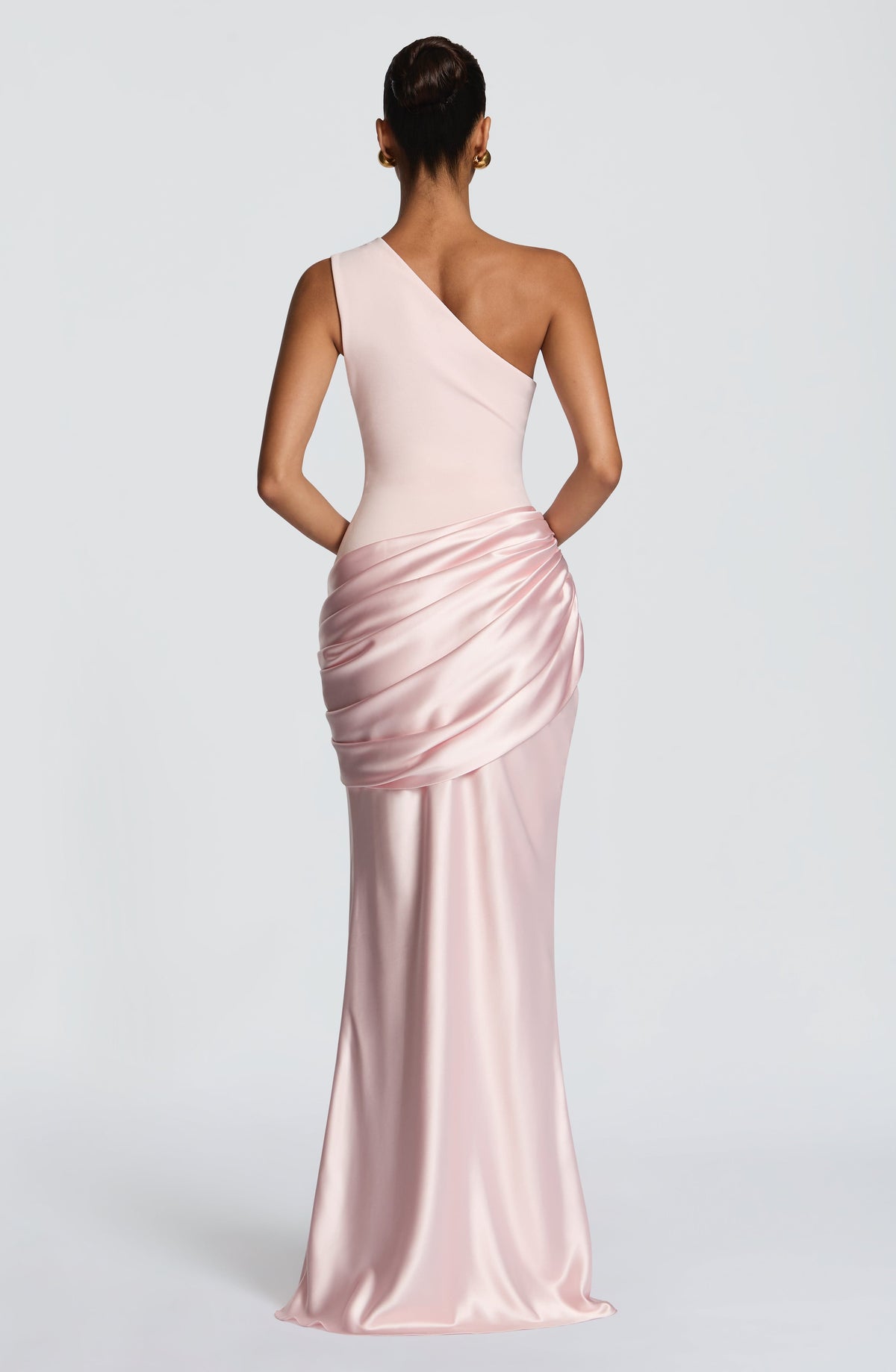 VESTIDO LARGO ASIMETRICO DE SATEN ROSA CLARO