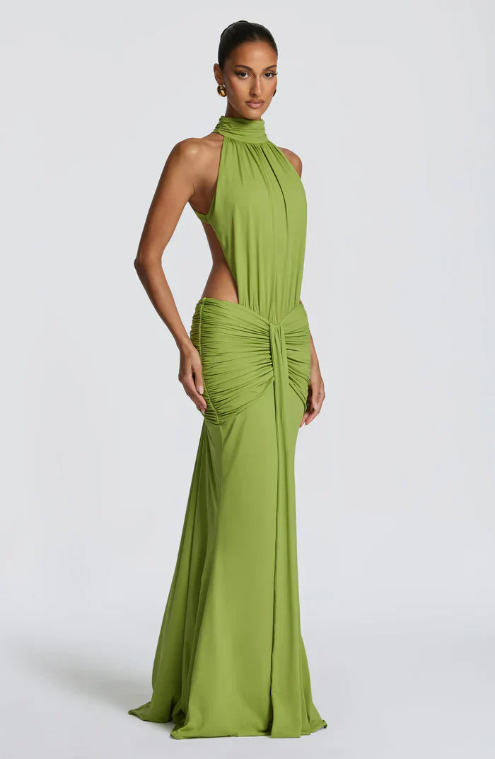 VESTIDO LARGO DRAPEADO CON ESCOTE HALTER VERDE